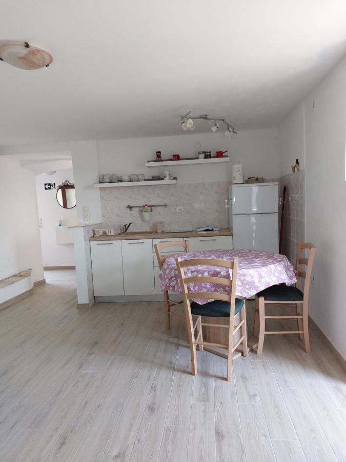 Apartman Biba Lubenice Exteriér fotografie